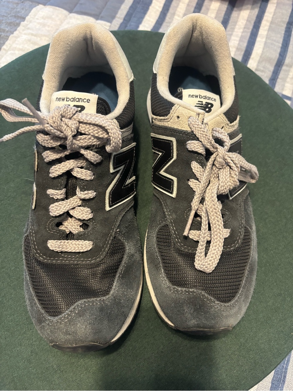 New Balance Men's Gray & Black Suede Mesh Sneakers size 8
